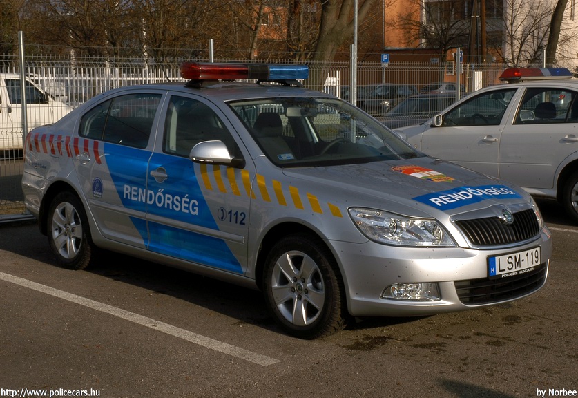 Skoda Octavia II, fotó: Norbee
Keywords: rendőr rendőrautó rendőrség magyar Magyarország LSM-119 Hungary hungarian police policecar
