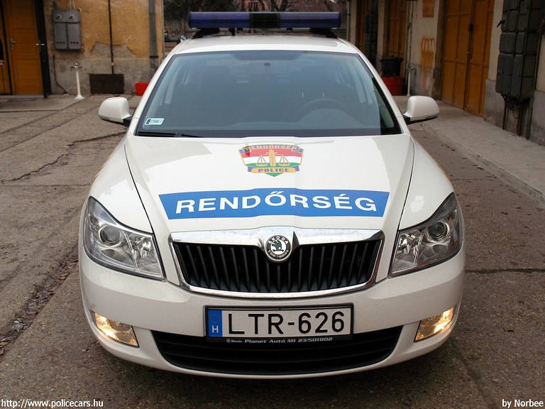 Skoda Octavia II, Törökbálint, fotó: Norbee
Keywords: rendőr rendőrautó rendőrség magyar Magyarország LTR-626 Hungary hungarian police policecar