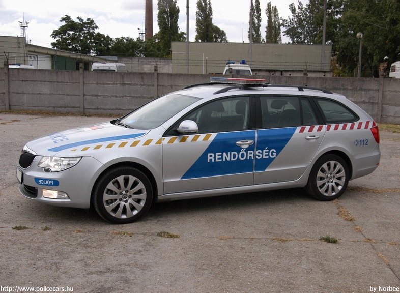 Skoda Superb, fotó: Norbee
Keywords: rendőr rendőrautó rendőrség magyar Magyarország Hungary hungarian police policecar