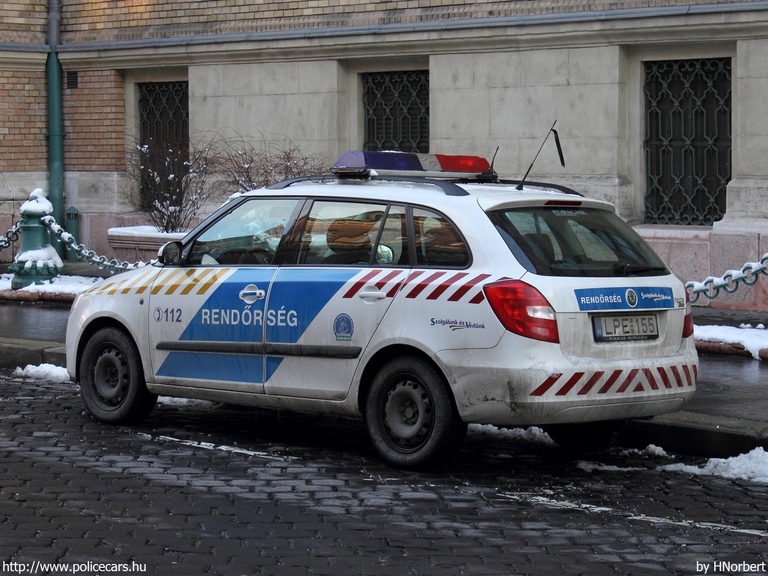 Skoda Fabia II, fotó: HNorbert
Keywords: rendőr rendőrautó rendőrség magyar Magyarország LPE-155 Hungary hungarian police policecar