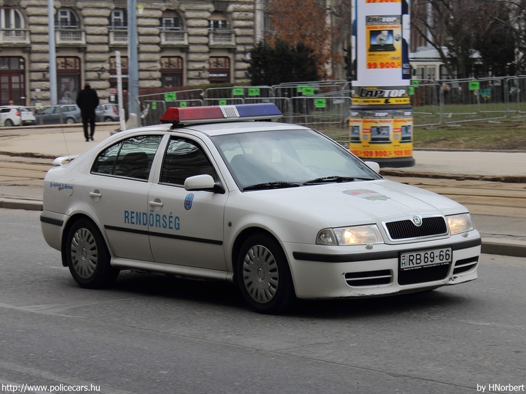 Skoda Octavia RS, fotó: HNorbert
Keywords: rendőr rendőrautó rendőrség magyar Magyarország RB69-66 Hungary hungarian police policecar