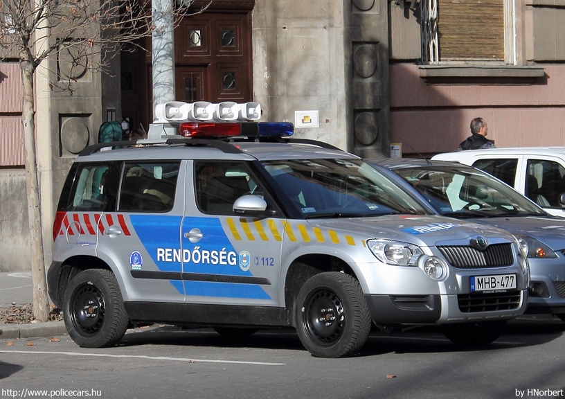 Skoda Yeti, fotó: HNorbert
Keywords: rendőr rendőrautó rendőrség magyar Magyarország MHB-477 Hungary hungarian police policecar