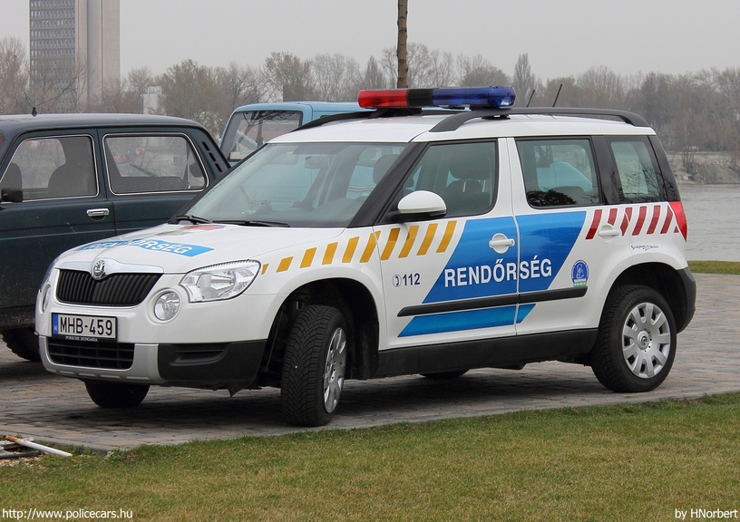 Skoda Yeti, fotó: HNorbert
Keywords: rendőr rendőrautó rendőrség magyar Magyarország MHB-459 Hungary hungarian police policecar