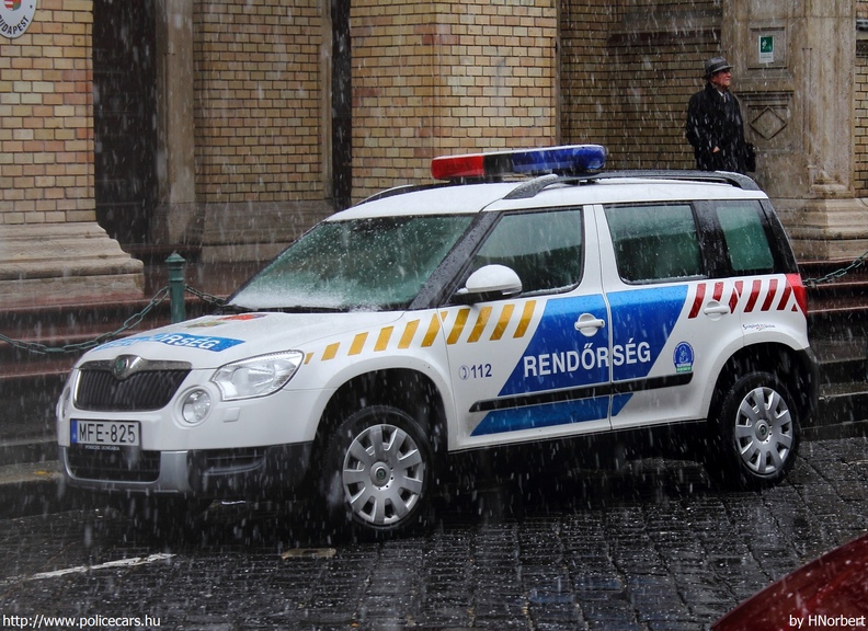 Skoda Yeti, fotó: HNorbert
Keywords: rendőr rendőrautó rendőrség magyar Magyarország MFE-825 Hungary hungarian police policecar