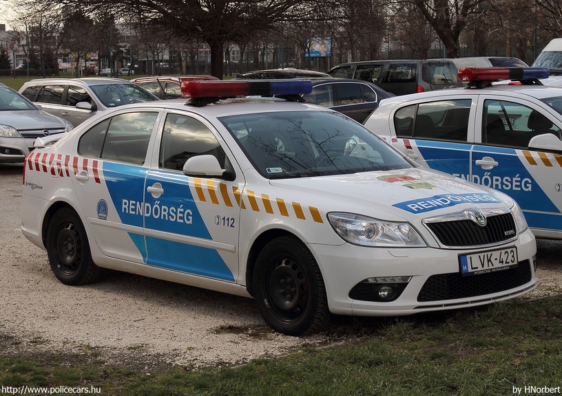 Skoda Octavia II vRS facelift, fotó: HNorbert
Keywords: rendőr rendőrautó rendőrség magyar Magyarország LVK-423 Hungary hungarian police policecar