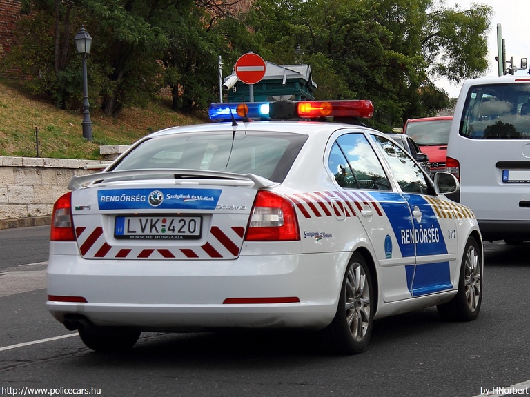 Skoda Octavia II vRS facelift, fotó: HNorbert
Keywords: rendőr rendőrautó rendőrség magyar Magyarország LVK-420 Hungary hungarian police policecar