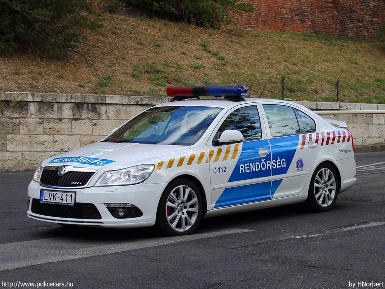 Skoda Octavia II vRS facelift, fotó: HNorbert
Keywords: rendőr rendőrautó rendőrség magyar Magyarország LVK-411 Hungary hungarian police policecar