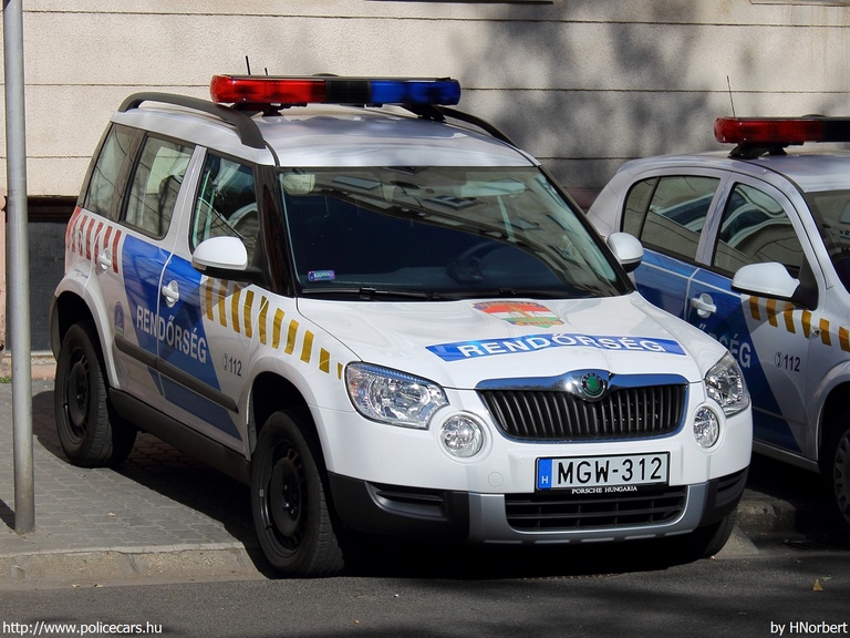 Skoda Yeti, fotó: HNorbert
Keywords: rendőr rendőrautó rendőrség magyar Magyarország MGW-312 Hungary hungarian police policecar