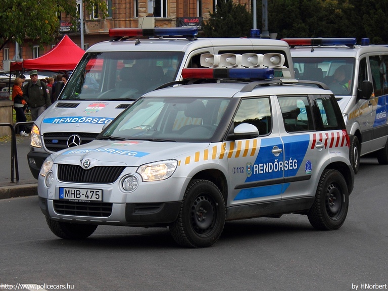 Skoda Yeti, fotó: HNorbert
Keywords: rendőr rendőrautó rendőrség magyar Magyarország MHB-475 Hungary hungarian police policecar