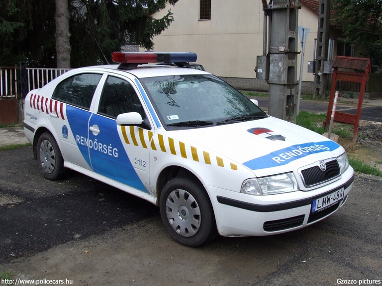 Skoda Octavia, fotó: Gzozzo pictures
Keywords: rendőr rendőrautó rendőrség magyar Magyarország LMW-484 Hungary hungarian police policecar
