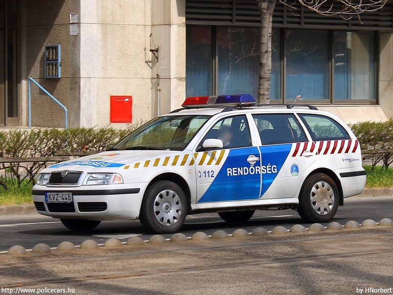 Skoda Octavia, fotó: HNorbert
Keywords: rendőrautó rendőrség rendőr magyar Magyarország KVZ-446 Hungary hungarian police policecar