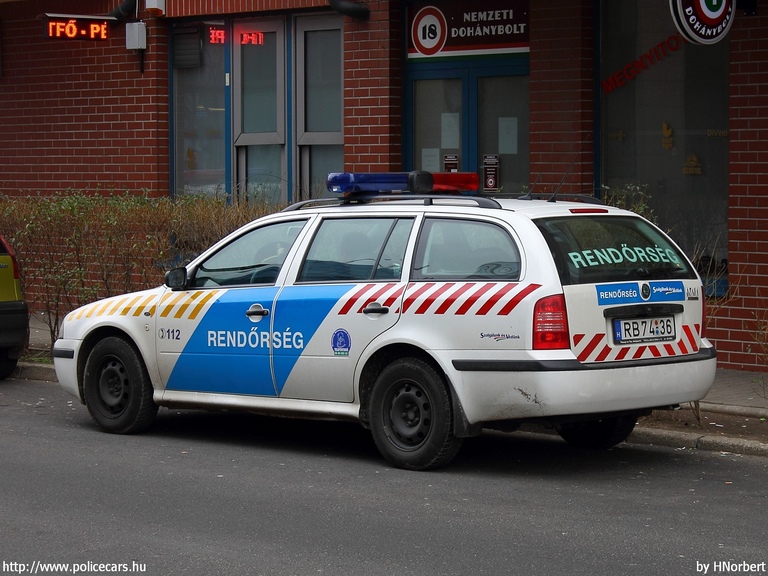 Skoda Octavia, fotó: HNorbert
Keywords: rendőrautó rendőrség rendőr magyar Magyarország RB74-36 Hungary hungarian police policecar