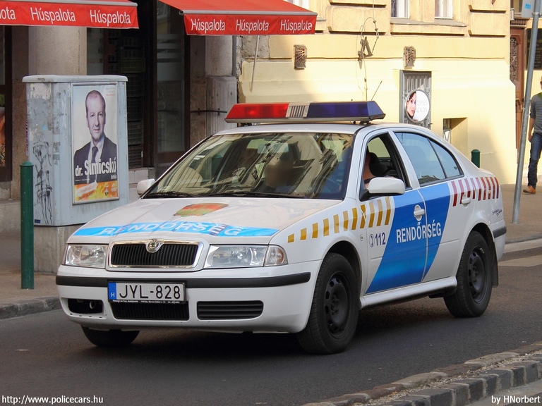 Skoda Octavia, fotó: HNorbert
Keywords: rendőrautó rendőrség rendőr magyar Magyarország JYL-828 Hungary hungarian police policecar