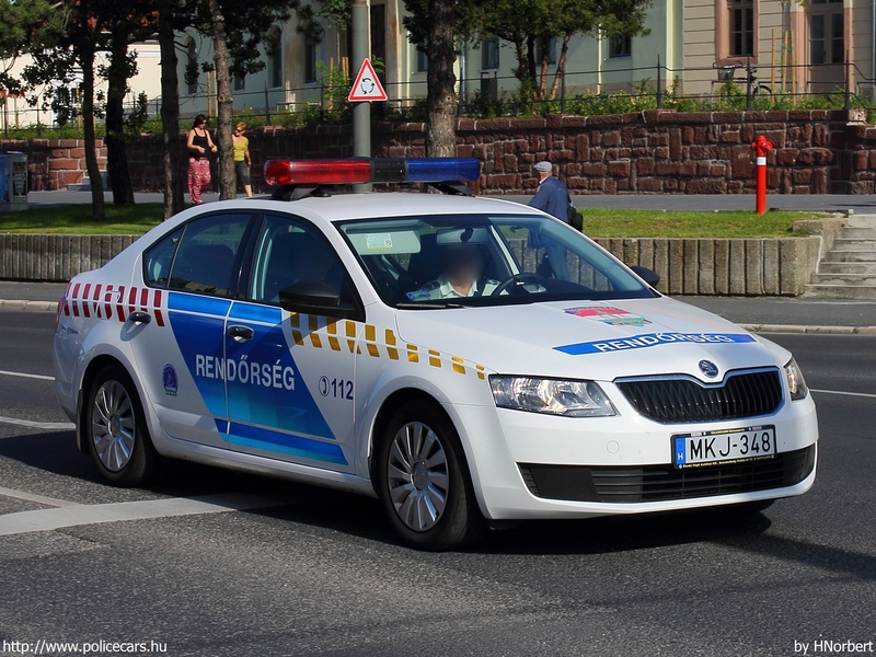 Skoda Octavia III 1.4 TSI, fotó: HNorbert
Keywords: rendőr rendőrautó rendőrség magyar Magyarország MKJ-348 Hungary hungarian police policecar