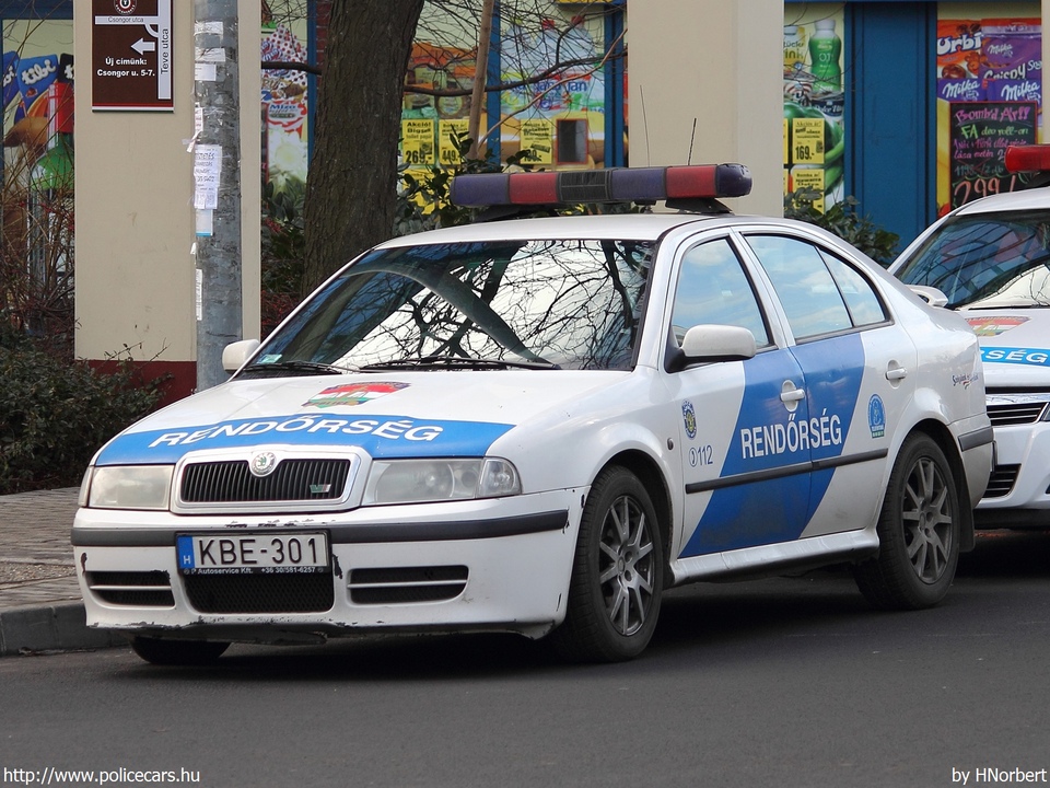 Skoda Octavia RS, fotó: HNorbert
Keywords: rendőr rendőrautó rendőrség magyar Magyarország KBE-301 Hungary hungarian police policecar