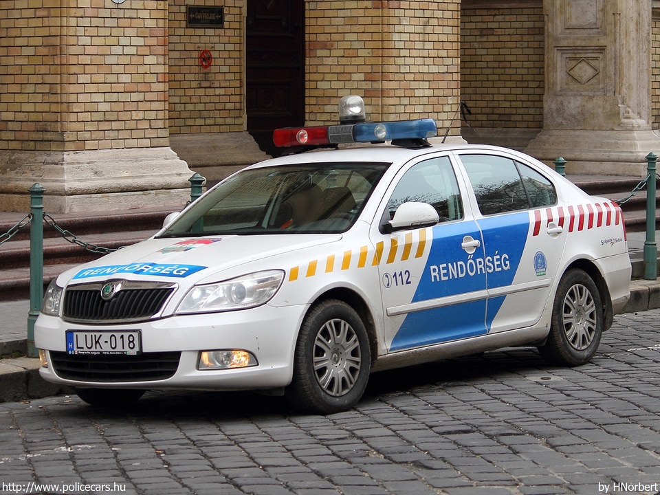 Skoda Octavia II facelift, fotó: HNorbert
Keywords: rendőr rendőrautó rendőrség magyar Magyarország LUK-018 Hungary hungarian police policecar