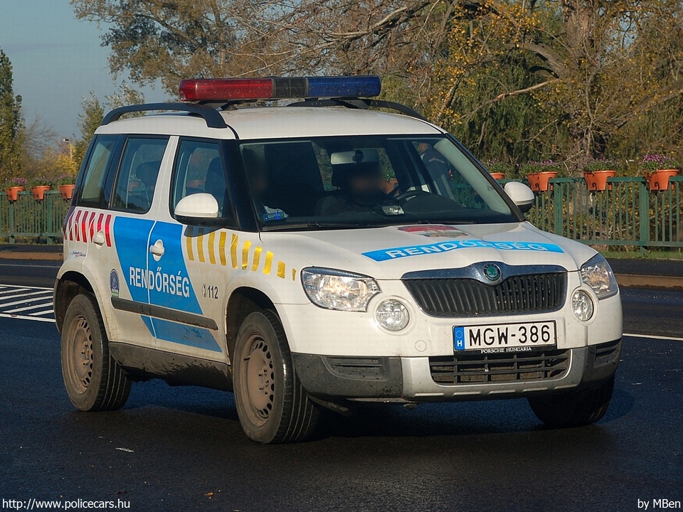 Skoda Yeti, fotó: MBen
Keywords: rendőr rendőrautó rendőrség magyar Magyarország MGW-386 Hungary hungarian police policecar
