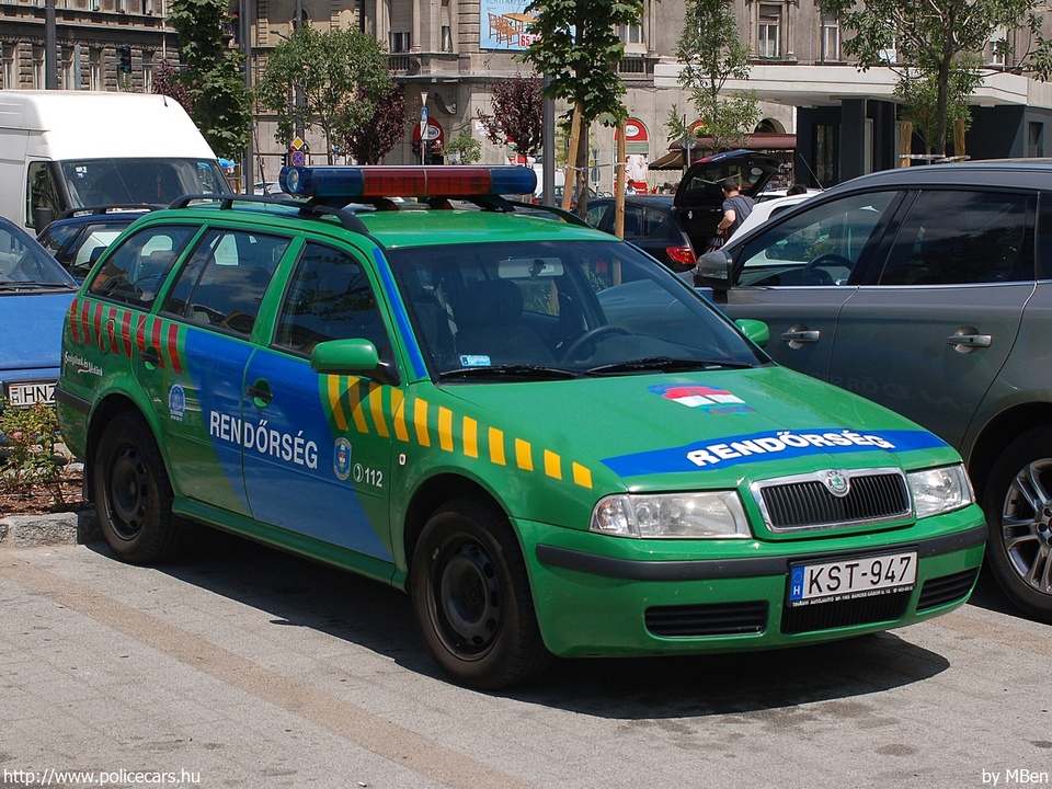 Skoda Octavia Combi Tour 1,9 PD TDI, fotó: MBen
Keywords: rendőr rendőrautó rendőrség magyar Magyarország KST-947 Hungary hungarian police policecar