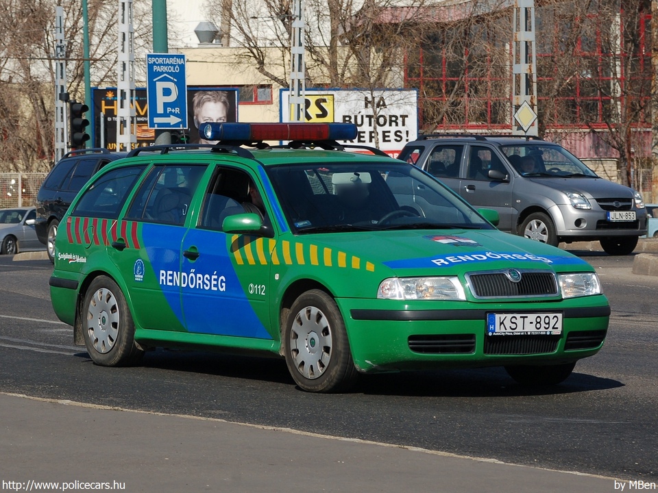 Skoda Octavia Combi Tour 1,9 PD TDI, fotó: MBen
Keywords: rendőr rendőrautó rendőrség magyar Magyarország KST-892 Hungary hungarian police policecar