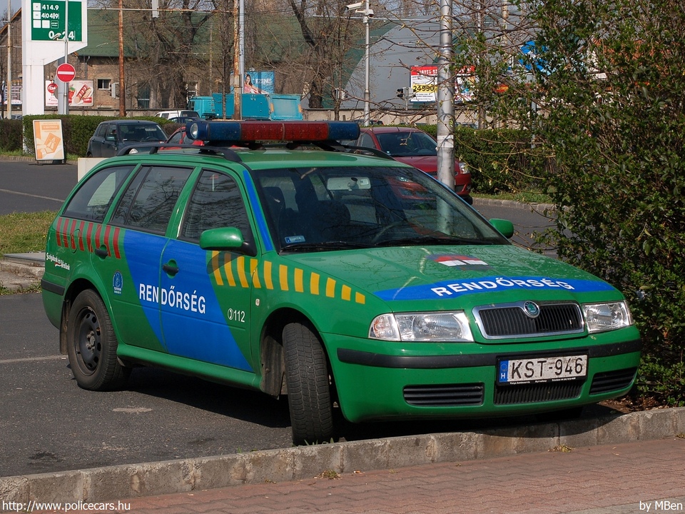 Skoda Octavia Combi Tour 1,9 PD TDI, fotó: MBen
Keywords: rendőr rendőrautó rendőrség magyar Magyarország KST-946 Hungary hungarian police policecar