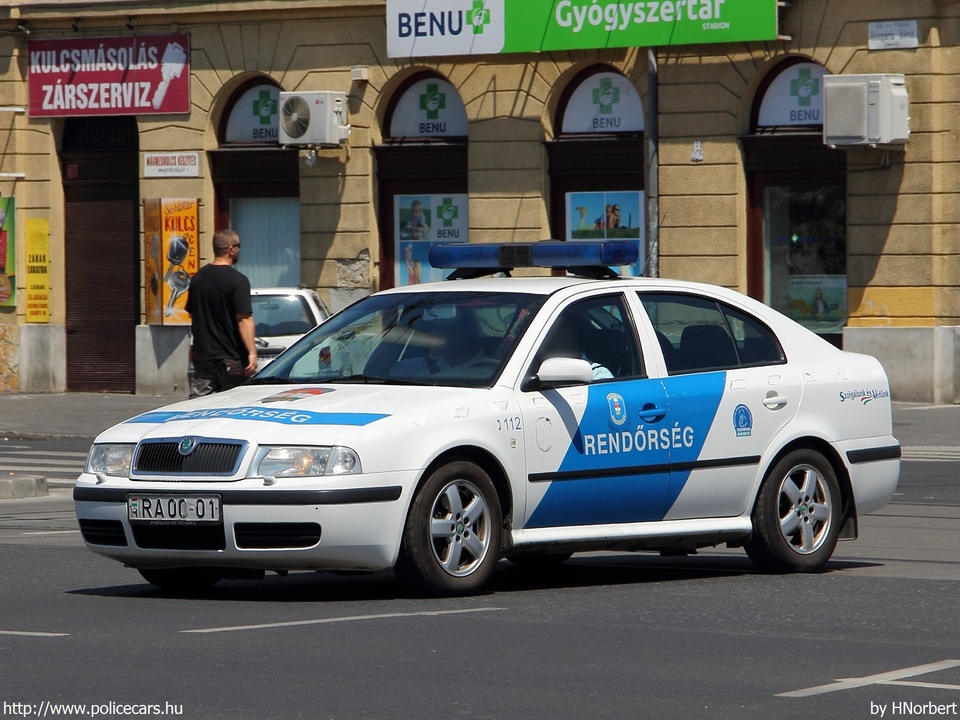 Skoda Octavia 1.8T, fotó: HNorbert
Keywords: rendőr rendőrautó rendőrség magyar Magyarország Hungary hungarian police policecar ra00-01