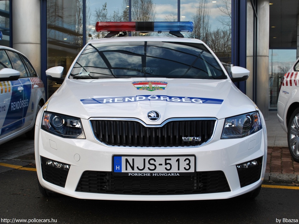 Skoda Octavia Combi RS 2.0 TSI DSG, fotó: Bbazsa
Keywords: rendőr rendőrautó rendőrség magyar Magyarország NJS-513 hungarian Hungary police policecar