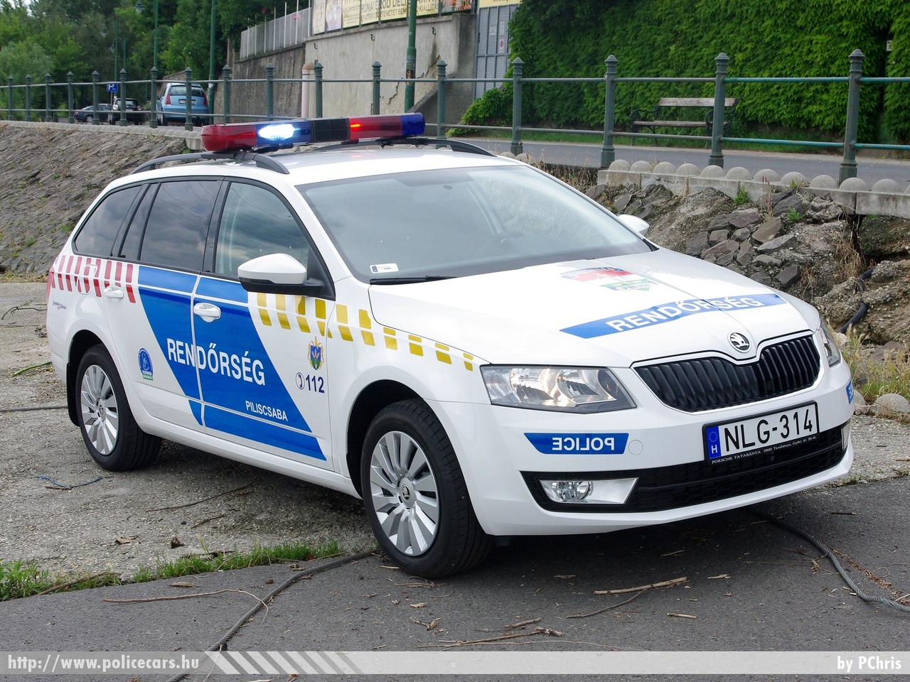 Skoda Octavia III Combi, fotó: PChris
Keywords: rendőr rendőrautó rendőrség magyar Magyarország hungarian Hungary police policecar NLG-314