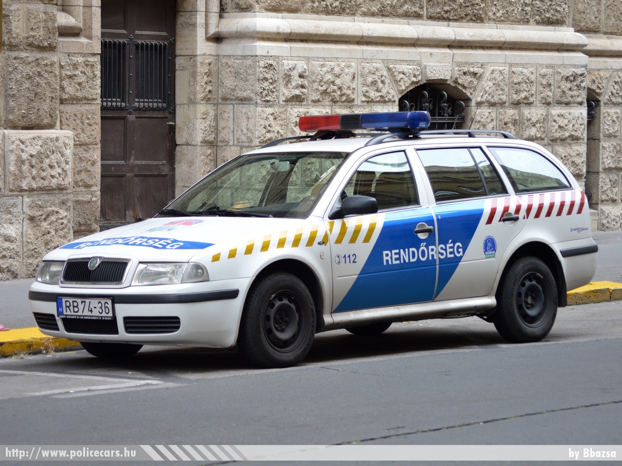 Skoda Octavia, fotó: Bbazsa
Keywords: rendőr rendőrautó rendőrség magyar Magyarország hungarian Hungary police policecar RB74-36