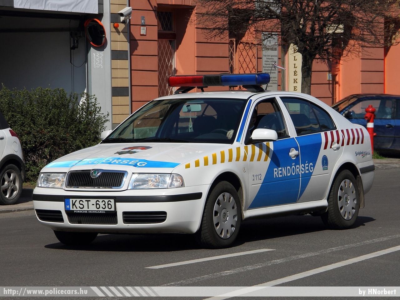Skoda Octavia, fotó: HNorbert
Keywords: rendőr rendőrautó rendőrség magyar Magyarország hungarian Hungary police policecar KST-636