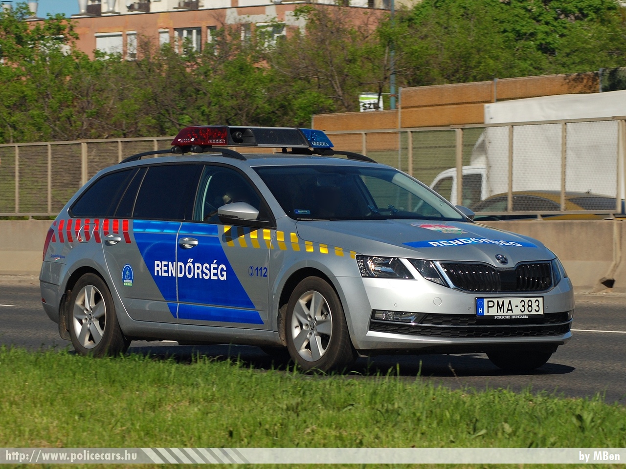 Skoda Octavia III Combi facelift, fotó: MBen
Keywords: magyar Magyarország rendőr rendőrautó rendőrség Hungary hungarian police policecar PMA-383 készenléti 