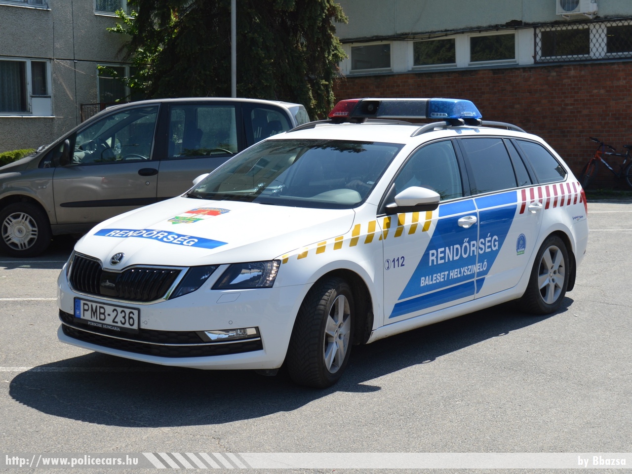 Skoda Octavia III Combi facelift, fotó: Bbazsa
Keywords: rendőr rendőrautó rendőrség magyar Magyarország hungarian Hungary police policecar PMB-236 Tiszaújváros