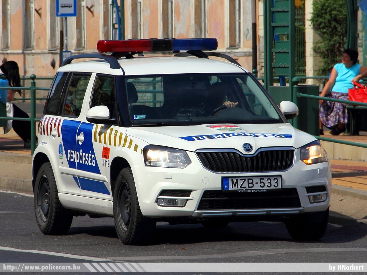 Skoda Yeti 2.0 CR TDI 4x4, fotó: HNorbert
Keywords: rendőr rendőrautó rendőrség magyar Magyarország hungarian Hungary police policecar MZB-533