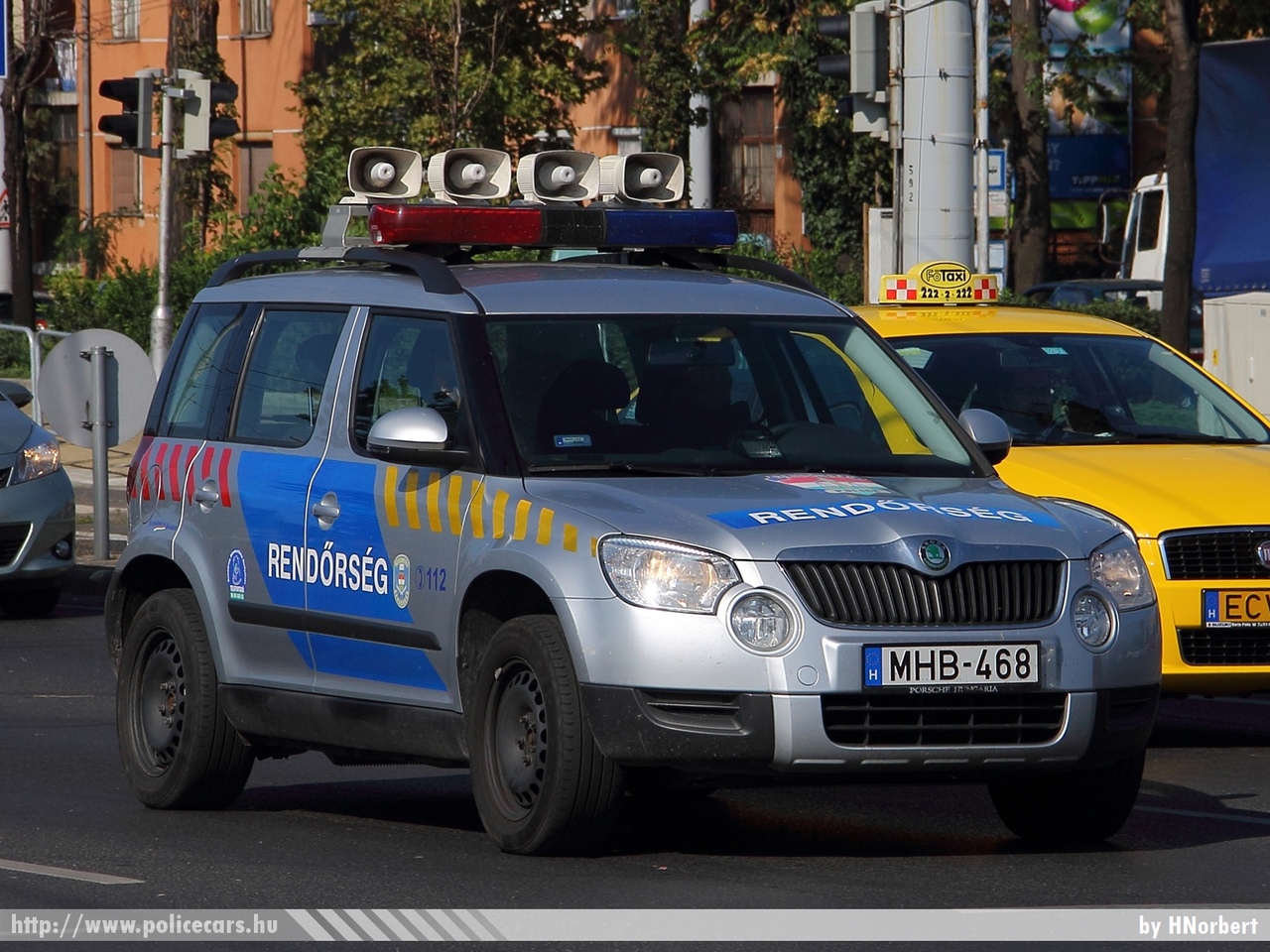 Skoda Yeti, fotó: HNorbert
Keywords: rendőr rendőrautó rendőrség magyar Magyarország hungarian Hungary police policecar MHB-468