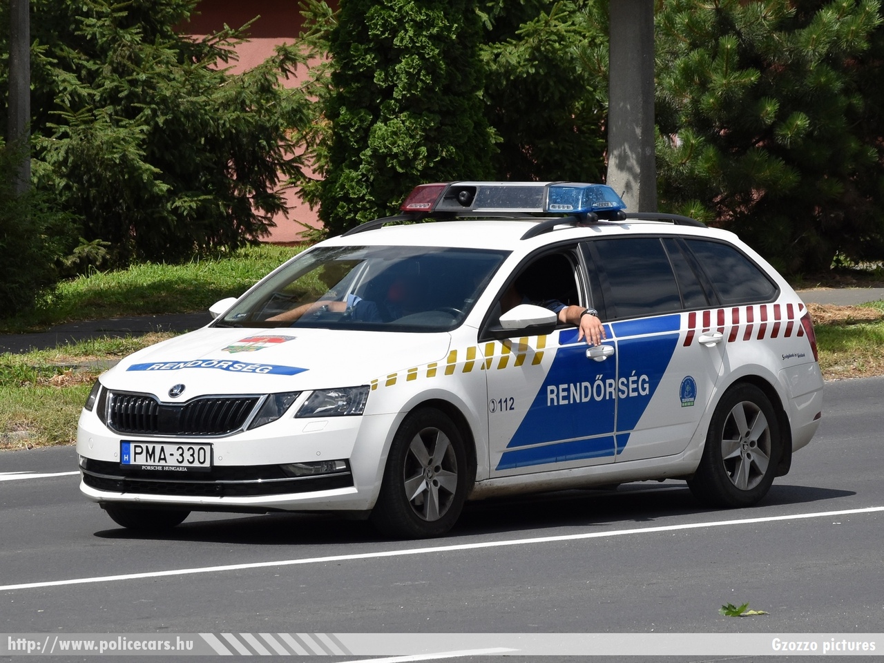 Skoda Octavia III Combi facelift, fotó: Gzozzo pictures
Keywords: rendőr rendőrautó rendőrség magyar Magyarország hungarian Hungary police policecar PMA-330