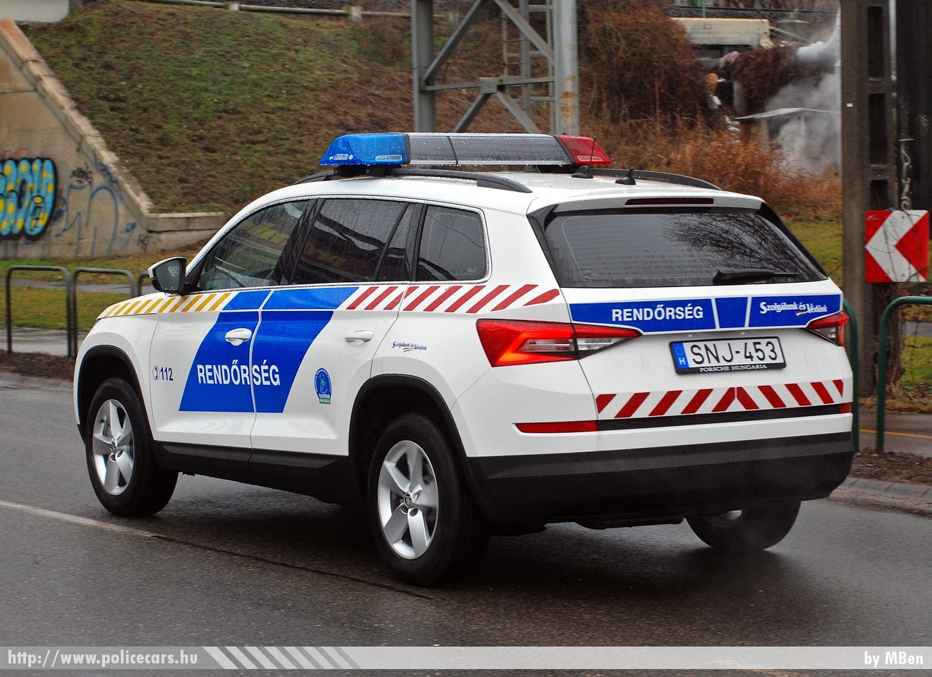 Skoda Kodiaq, fotó: MBen
Keywords: rendőr rendőrautó rendőrség magyar Magyarország hungarian Hungary police policecar SNJ-453