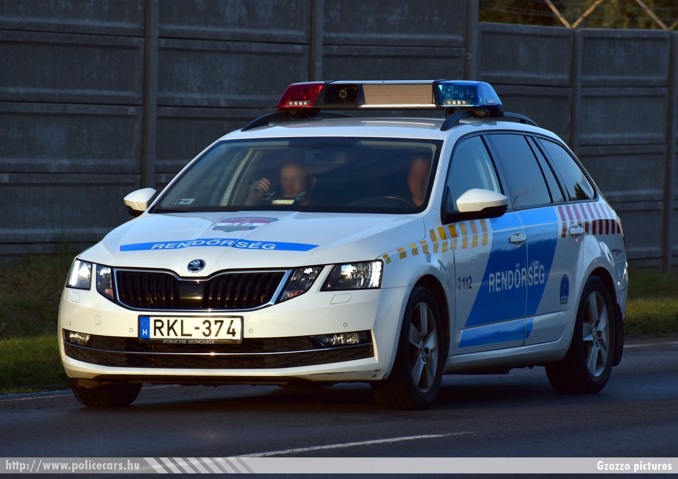 Skoda Octavia III Combi facelift, fotó: Gzozzo pictures
Keywords: rendőr rendőrautó rendőrség magyar Magyarország hungarian Hungary police policecar RKL-374