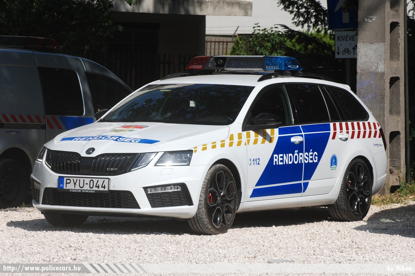 Skoda Octavia III RS Combi facelift, fotó: MBen
Keywords: rendőr rendőrautó rendőrség magyar Magyarország hungarian Hungary police policecar PYU-044