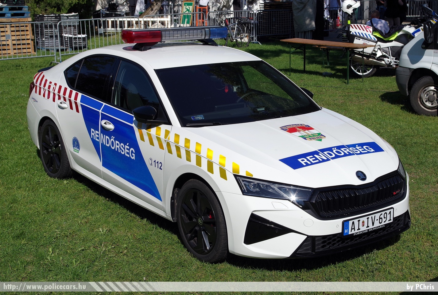 Skoda Octavia IV RS, fotó: PChris
Keywords: rendőr rendőrautó rendőrség magyar Magyarország hungarian Hungary police policecar AIIV-691