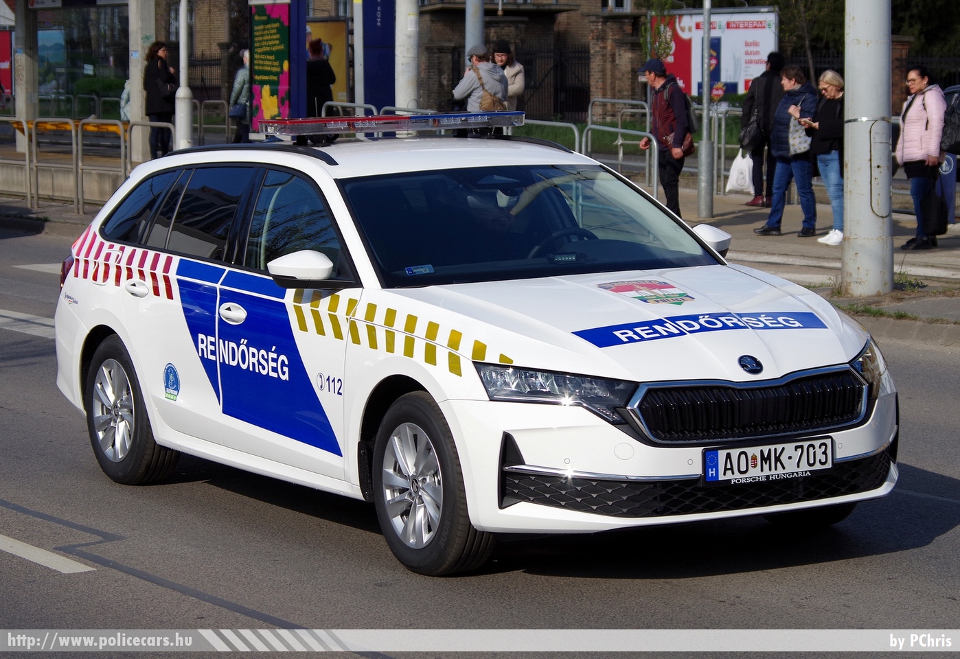 Skoda Octavia IV, fotó: PChris
Keywords: rendőr rendőrautó rendőrség magyar Magyarország hungarian Hungary police policecar AOMK-703