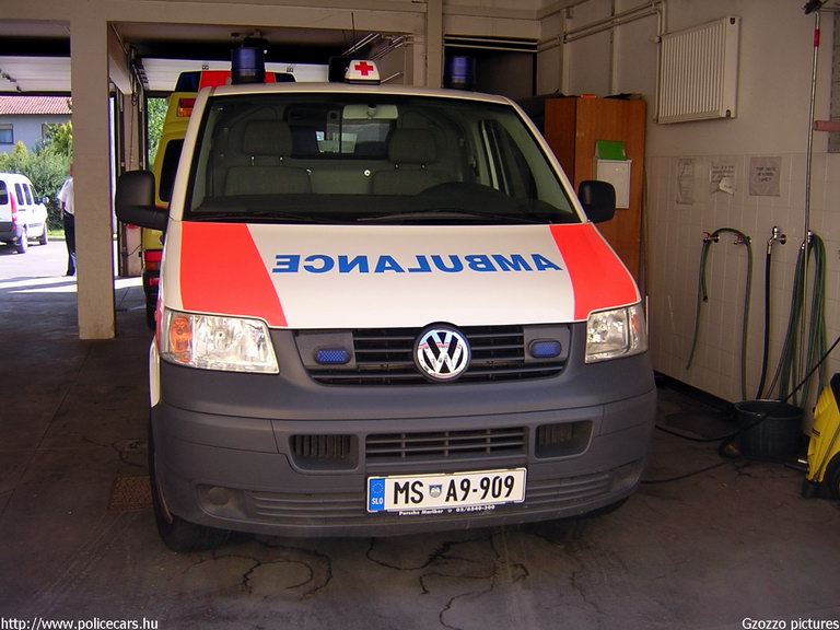 Volkswagen Transporter T4, fotó: Gzozzo pictures
Keywords: szlovén Szlovénia mentőautó mentő slovenian Slovenia ambulance
