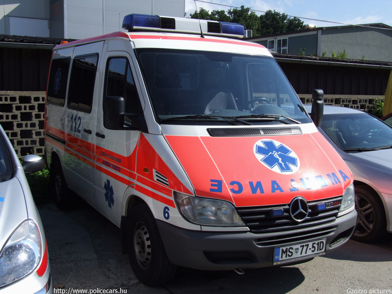Mercedes Sprinter, fotó: Gzozzo pictures
Keywords: szlovén Szlovénia mentőautó mentő slovenian Slovenia ambulance