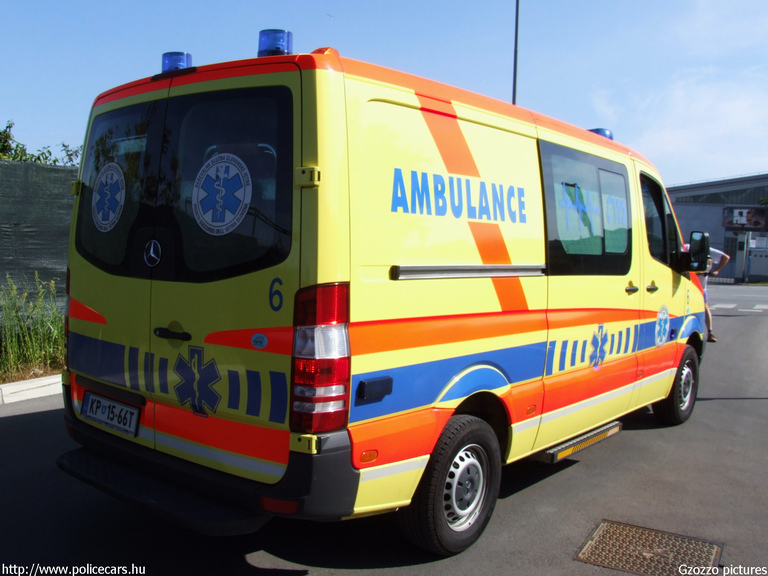 Mercedes Sprinter II, fotó: Gzozzo pictures
Keywords: szlovén Szlovénia mentőautó mentő slovenian Slovenia ambulance
