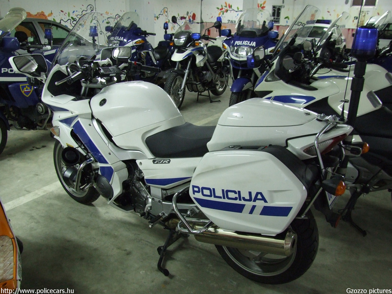 Yamaha FRJ1300, fotó: Gzozzo pictures
Keywords: szlovén Szlovénia rendőrautó rendőrség rendőr police policecar Slovenia slovenian