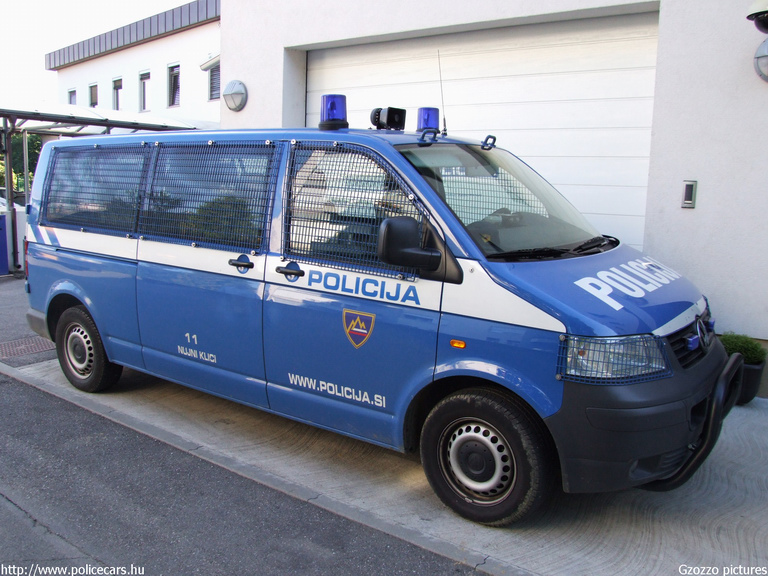 Volkswagen Transporter T5, fotó: Gzozzo pictures
Keywords: szlovén Szlovénia rendőrautó rendőrség rendőr police policecar Slovenia slovenian