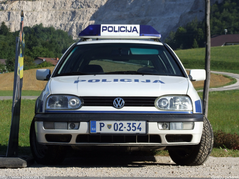 Volkswagen Golf III, fotó: Gzozzo pictures
Keywords: szlovén Szlovénia rendőrautó rendőrség rendőr police policecar Slovenia slovenian