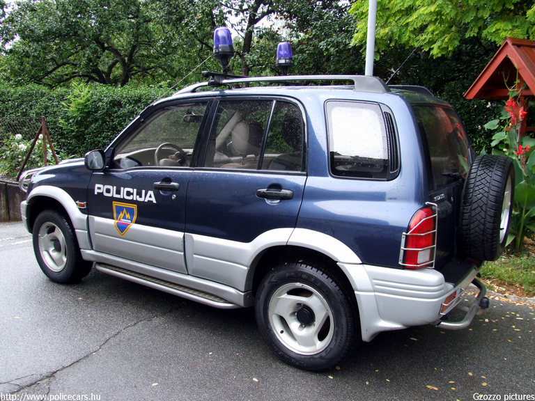 Suzuki Vitara, fotó: Gzozzo pictures
Keywords: szlovén Szlovénia rendőrautó rendőrség rendőr police policecar Slovenia slovenian