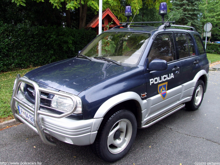 Suzuki Vitara, fotó: Gzozzo pictures
Keywords: szlovén Szlovénia rendőrautó rendőrség rendőr police policecar Slovenia slovenian