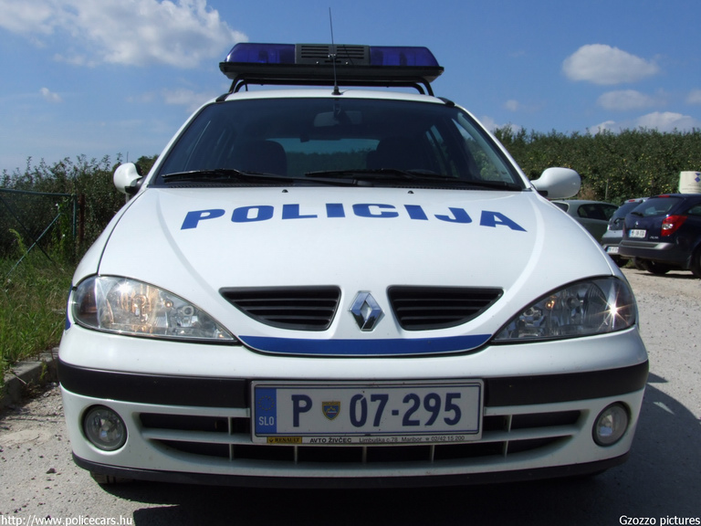 Renault Megane, fotó: Gzozzo pictures
Keywords: szlovén Szlovénia rendőrautó rendőrség rendőr police policecar Slovenia slovenian