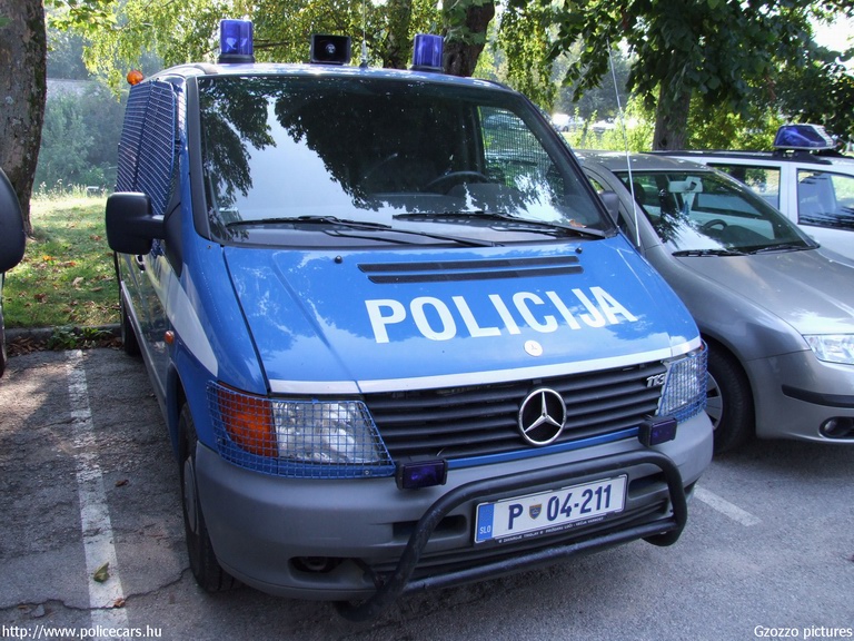 Mercedes Vito, fotó: Gzozzo pictures
Keywords: szlovén Szlovénia rendőrautó rendőrség rendőr police policecar Slovenia slovenian