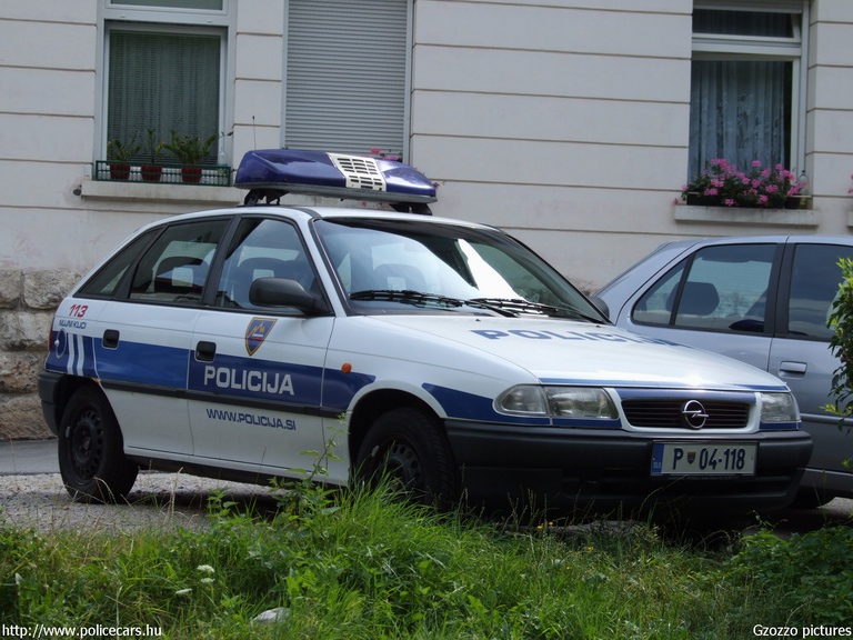 Opel Astra F, fotó: Gzozzo pictures
Keywords: szlovén Szlovénia rendőrautó rendőrség rendőr police policecar Slovenia slovenian